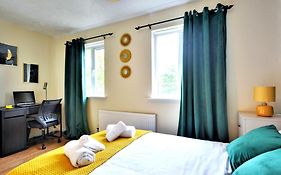 Manchester Townhouse By Bevolve - 4 Bedrooms - Free Parking